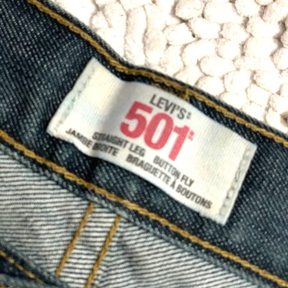 Levi’s 501 Jeans - Picture 2 of 3